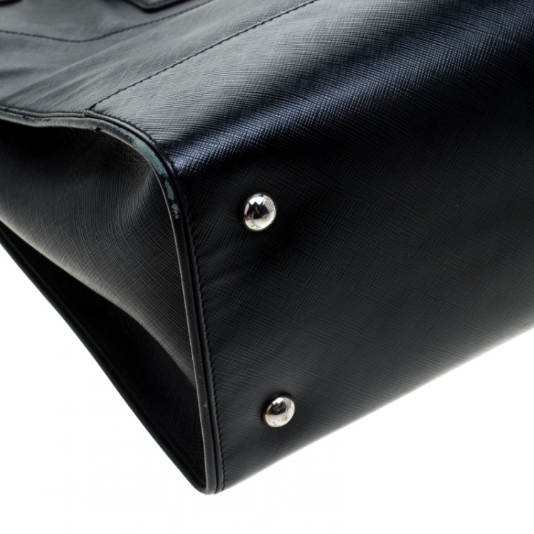 مملوكة مسبقًا Salvatore Ferragamo Black Leather Large Briana Tote