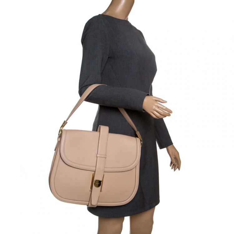 مملوكة مسبقًا Salvatore Ferragamo Beige Leather Elly Shoulder Bag