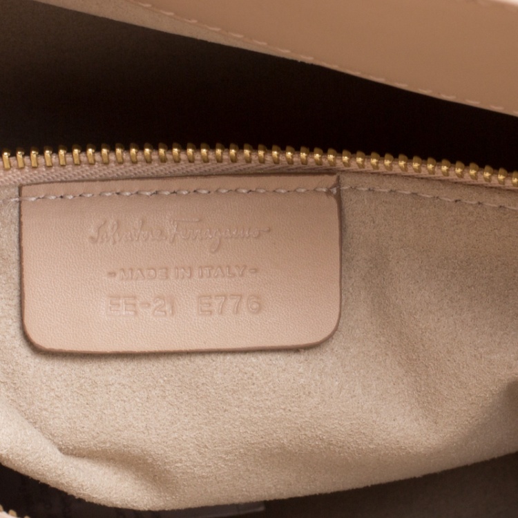 مملوكة مسبقًا Salvatore Ferragamo Beige Leather Elly Shoulder Bag