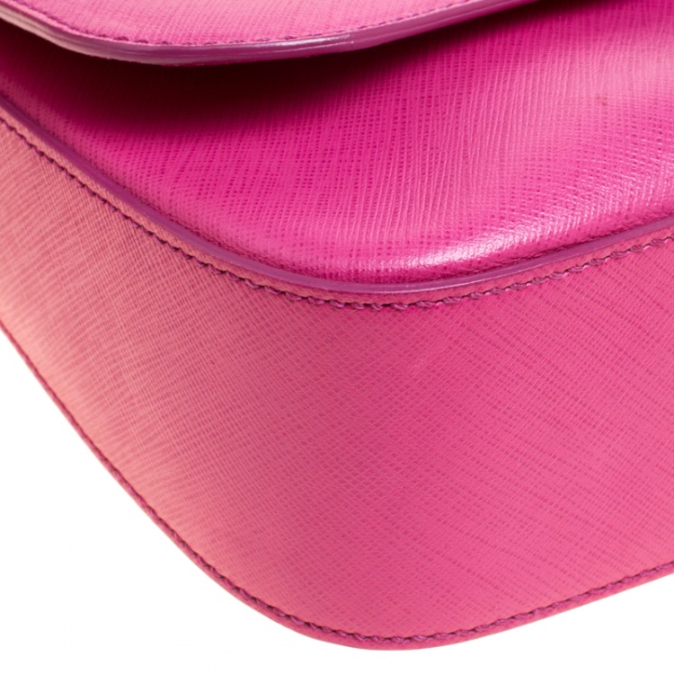 مملوكة مسبقًا Salvatore Ferragamo Hot Pink Leather Bree Shoulder Bag