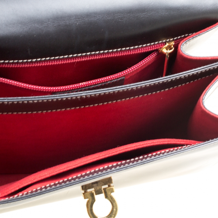 Pre Owned Salvatore Ferragamo Black Leather Gancio Top Handle Bag