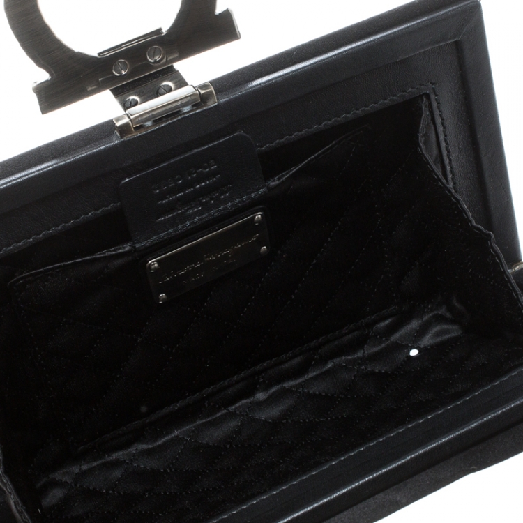 مملوكة مسبقًا Salvatore Ferragamo Black Satin Gancini Clutch 