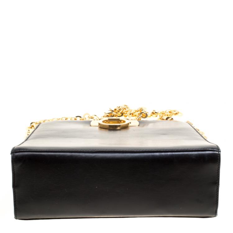 Pre Owned Salvatore Ferragamo Black Leather Shoulder Bag