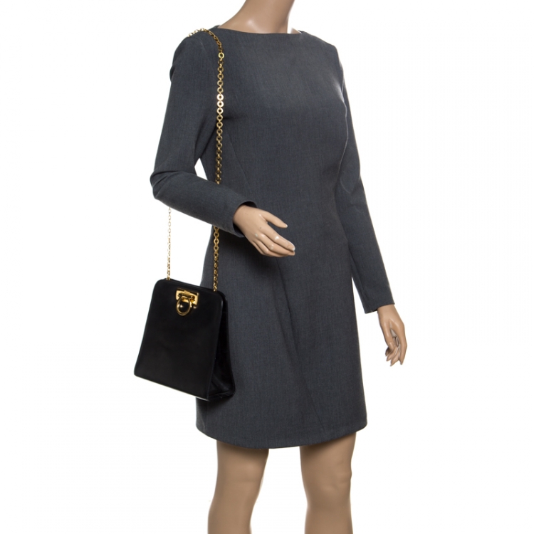 Pre Owned Salvatore Ferragamo Black Leather Shoulder Bag