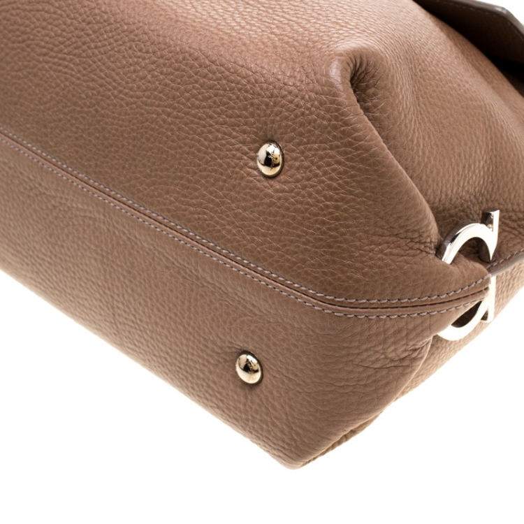 مملوكة مسبقًا Salvatore Ferragamo Beige Leather Medium Sofia Satchel