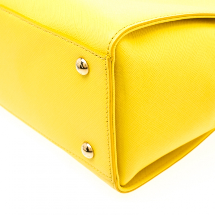 مملوكة مسبقًا Salvatore Ferragamo Yellow  Leather Beky Tote