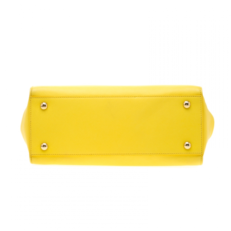 مملوكة مسبقًا Salvatore Ferragamo Yellow  Leather Beky Tote