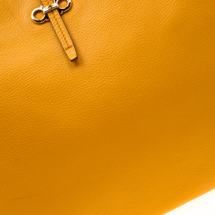 Pre Owned Salvatore Ferragamo Mustard Leather Bice Tote