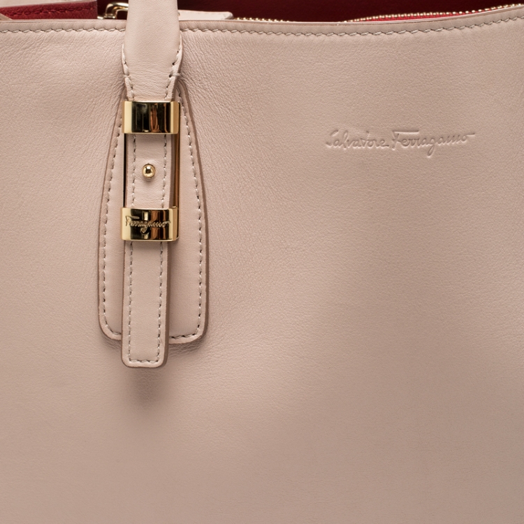 Pre Owned Salvatore Ferragamo Beige Leather Medium Tote 