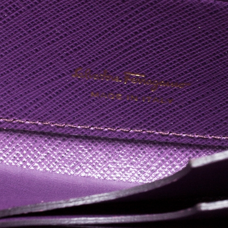 مملوكة مسبقًا Salvatore Ferragamo Purple Leather Zip Around Chain Wallet