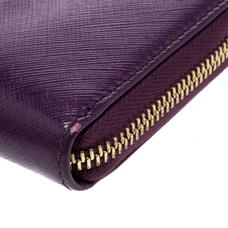 مملوكة مسبقًا Salvatore Ferragamo Purple Leather Zip Around Chain Wallet