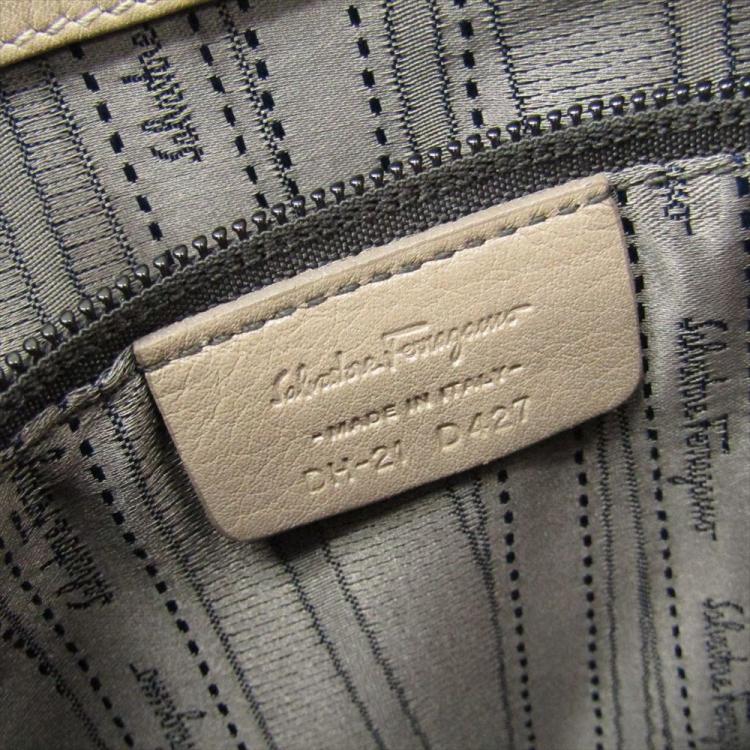 Pre Owned Salvatore Ferragamo Beige Leather Shoulder Bag