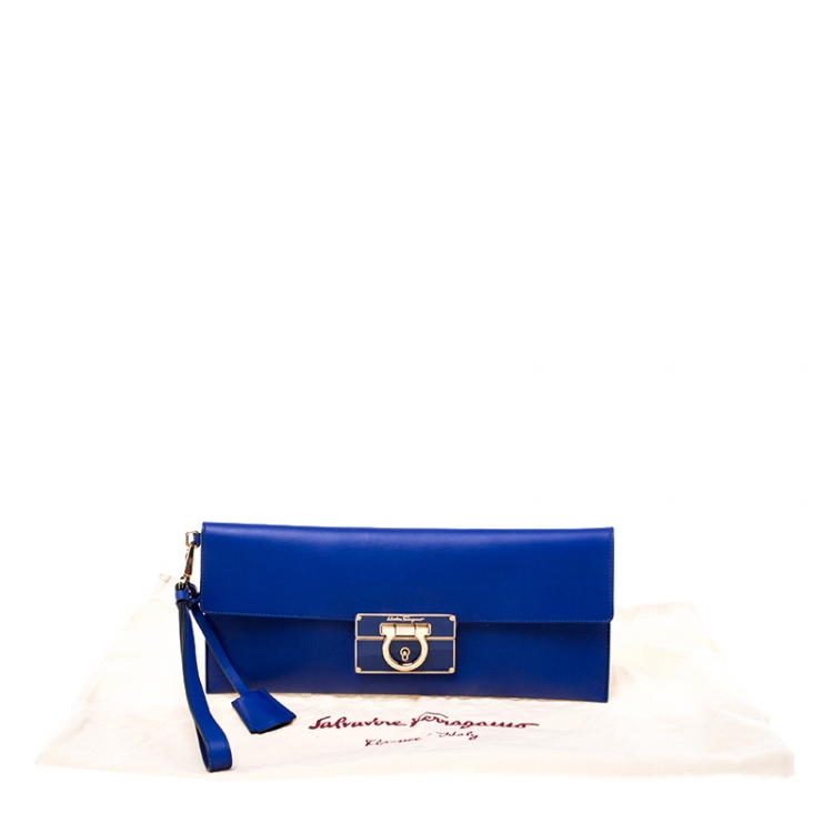 مملوكة مسبقًا Salvatore Ferragamo Blue Leather Afef Gancio Clutch