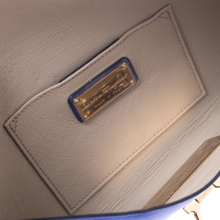 مملوكة مسبقًا Salvatore Ferragamo Blue Leather Afef Gancio Clutch