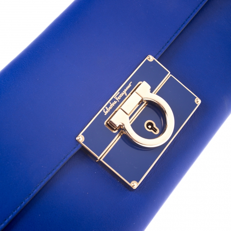 مملوكة مسبقًا Salvatore Ferragamo Blue Leather Afef Gancio Clutch
