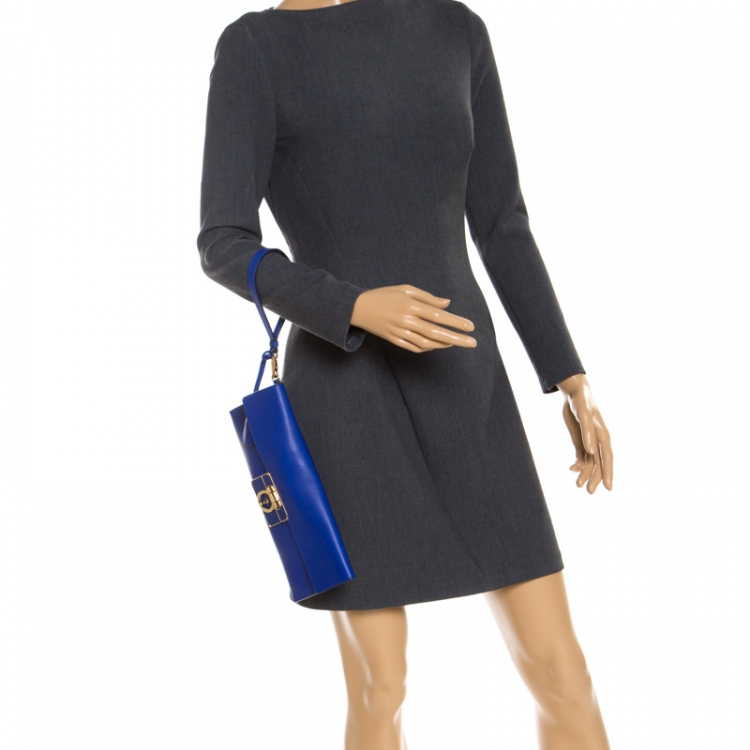 مملوكة مسبقًا Salvatore Ferragamo Blue Leather Afef Gancio Clutch