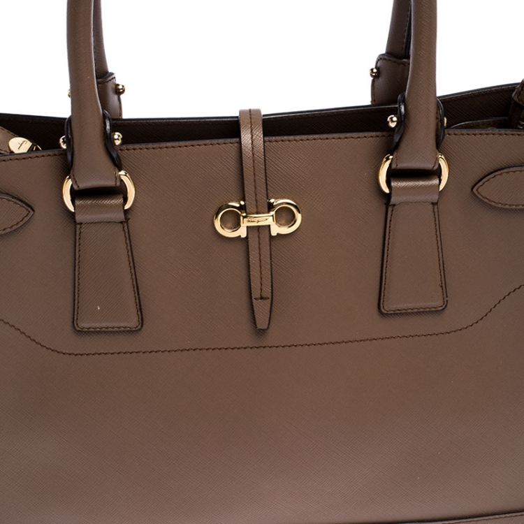 مملوكة مسبقًا Salvatore Ferragamo Brown Leather Medium Briana Tote