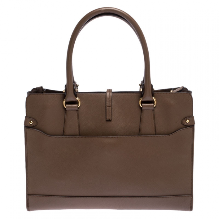 مملوكة مسبقًا Salvatore Ferragamo Brown Leather Medium Briana Tote