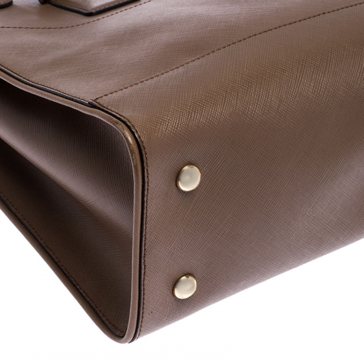 مملوكة مسبقًا Salvatore Ferragamo Brown Leather Medium Briana Tote