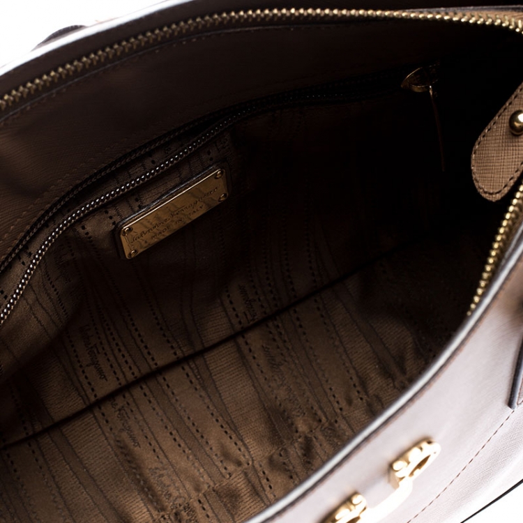 مملوكة مسبقًا Salvatore Ferragamo Brown Leather Medium Briana Tote