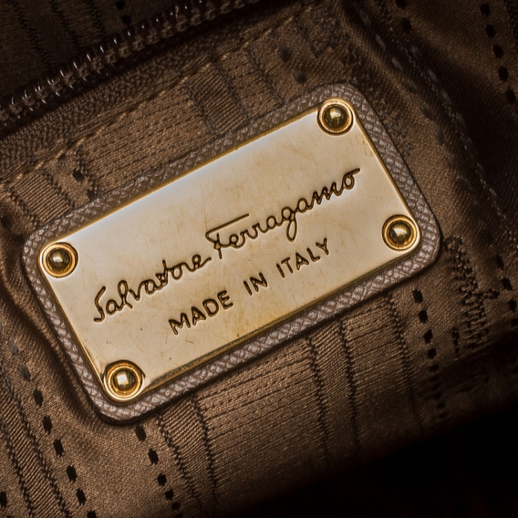مملوكة مسبقًا Salvatore Ferragamo Brown Leather Medium Briana Tote