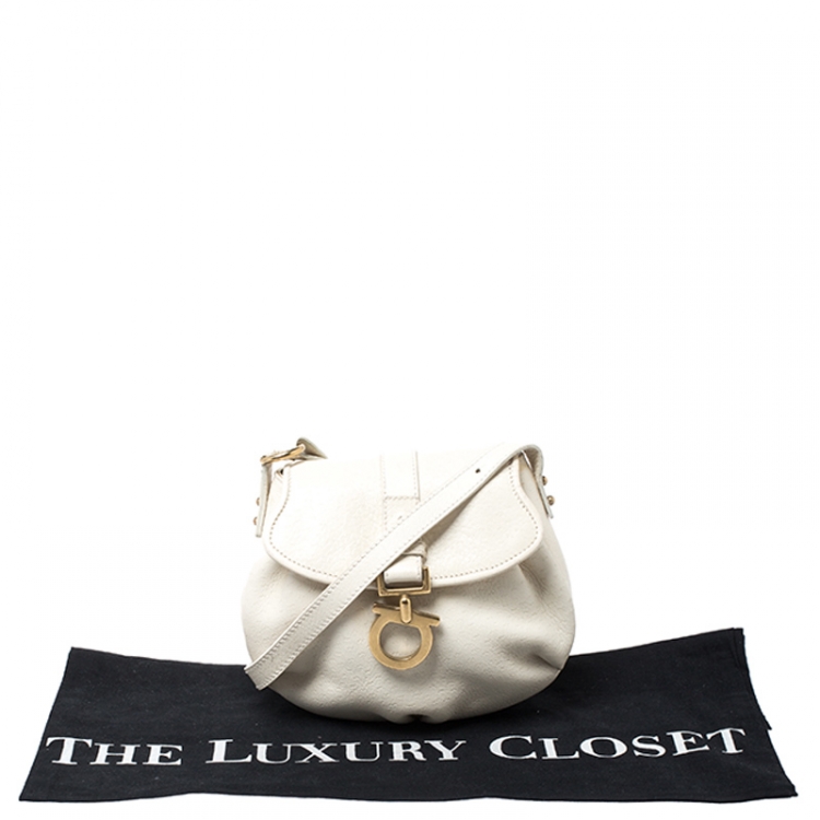 Pre Owned Salvatore Ferragamo Off White Leather Gancio Flap Crossbody Bag
