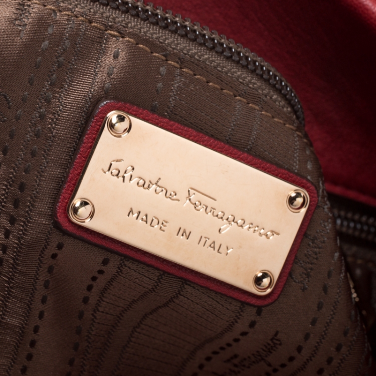 Pre Owned Salvatore Ferragamo Red Leather Miss Vara Guisy Hobo