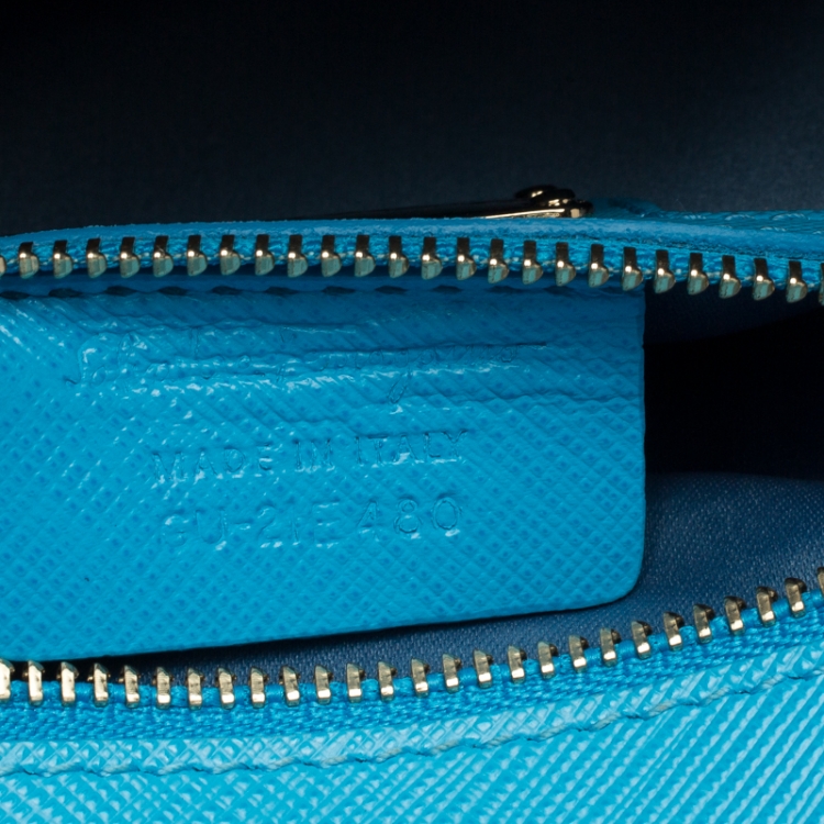 Pre Owned Salvatore Ferragamo Light Blue Leather Ginny Shoulder Bag