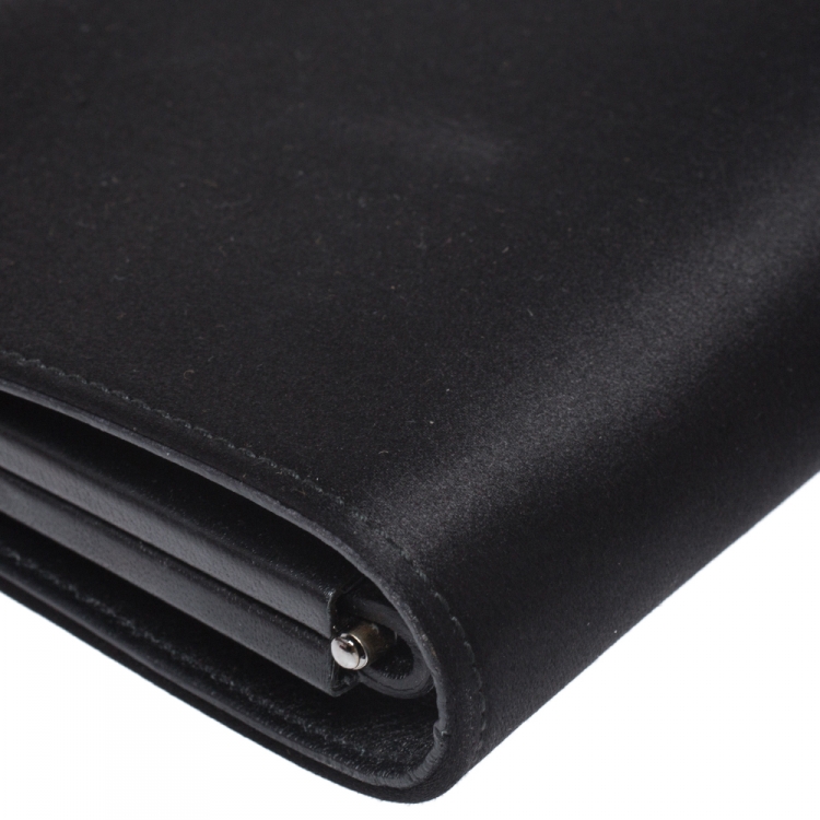 مملوكة مسبقًا Salvatore Ferragamo Black Satin Musa Gancini Clutch
