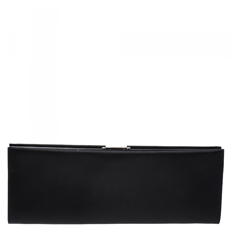 مملوكة مسبقًا Salvatore Ferragamo Black Satin Musa Gancini Clutch