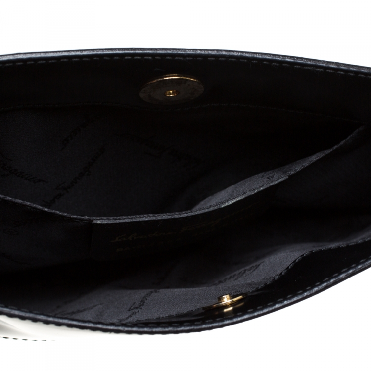 Pre Owned Salvatore Ferragamo Black/Cream Patent Leather Shoulder Bag