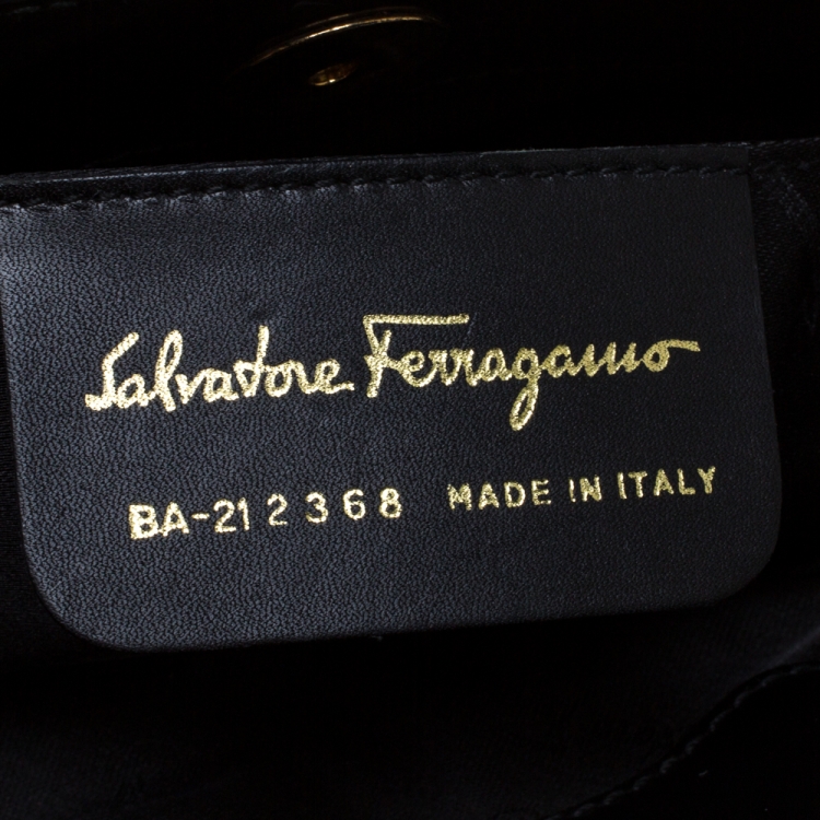 Pre Owned Salvatore Ferragamo Black/Cream Patent Leather Shoulder Bag