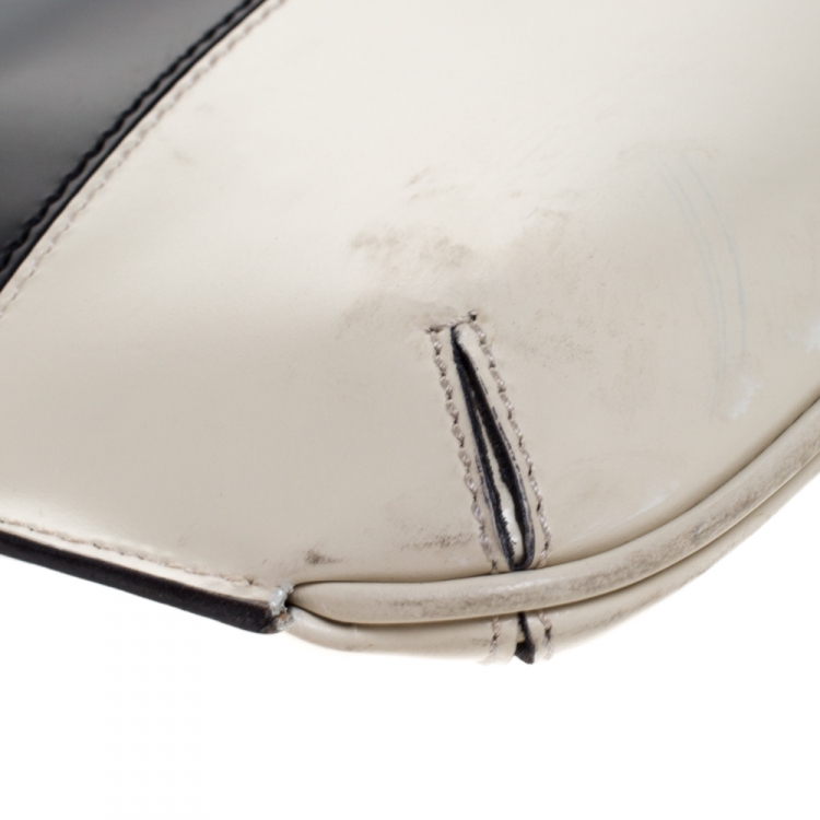 Pre Owned Salvatore Ferragamo Black/Cream Patent Leather Shoulder Bag