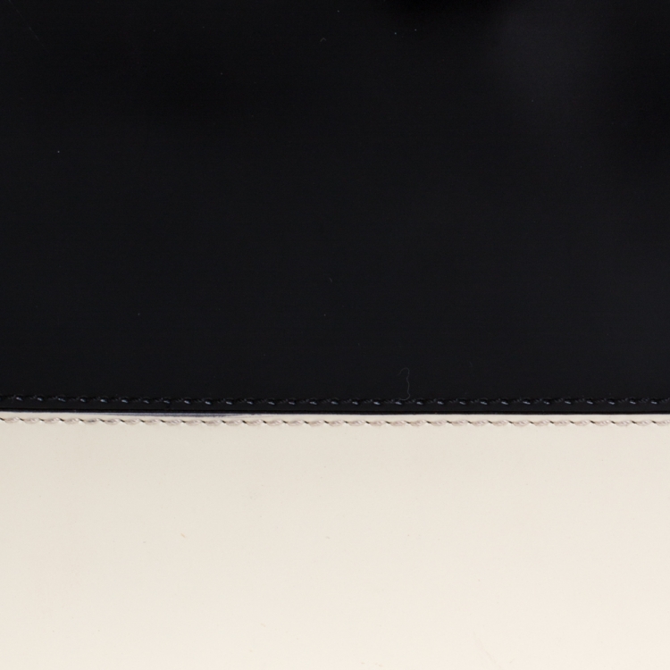 Pre Owned Salvatore Ferragamo Black/Cream Patent Leather Shoulder Bag