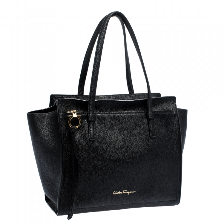 Pre Owned Salvatore Ferragamo Black Pebbled Leather Medium Amy Tote Bag
