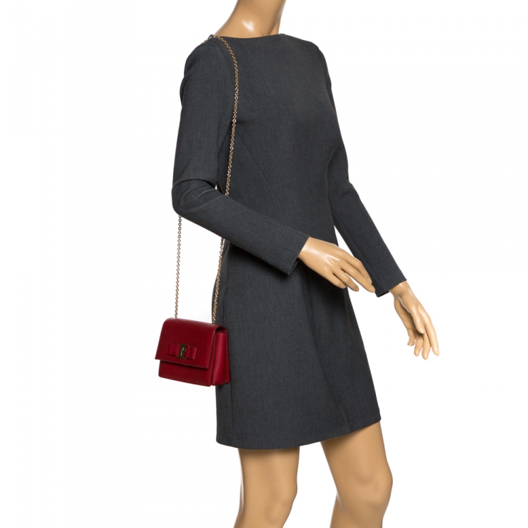 Pre Owned Salvatore Ferragamo Red Leather Bow Flap Chain Shoulder Bag