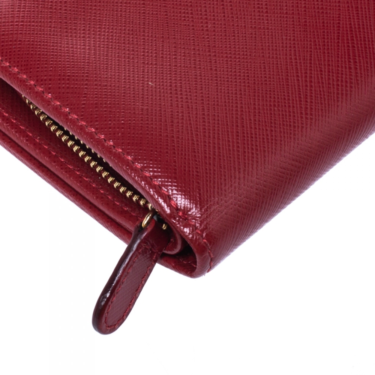 Pre Owned Salvatore Ferragamo Red Leater Gancini French Wallet