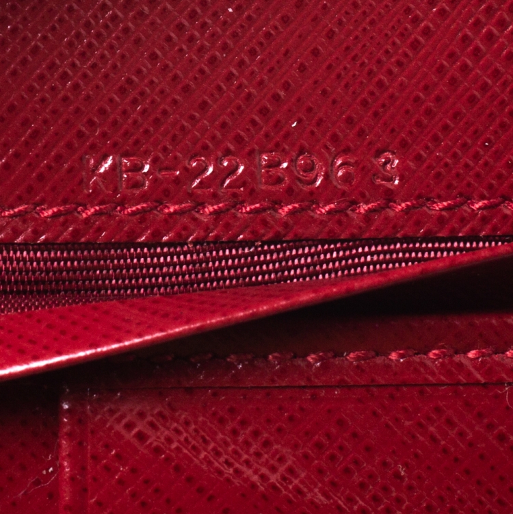 Pre Owned Salvatore Ferragamo Red Leater Gancini French Wallet