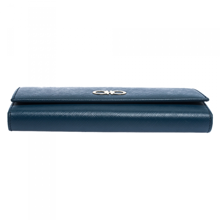 مملوكة مسبقًا Salvatore Ferragamo Blue Leather Double Gancio Continental Wallet