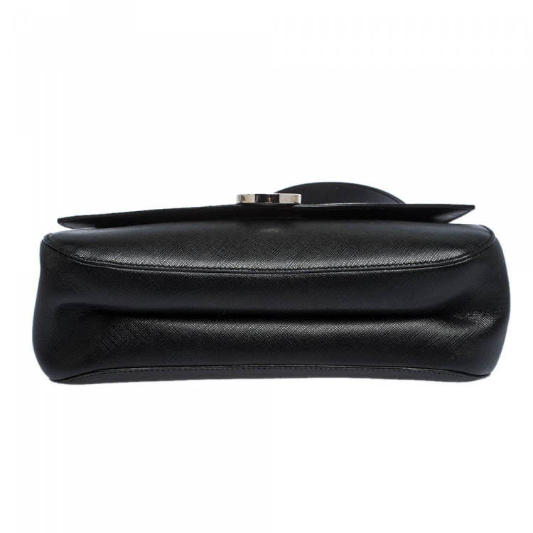 Pre Owned Salvatore Ferragamo Black Leather Flap Shoulder Bag