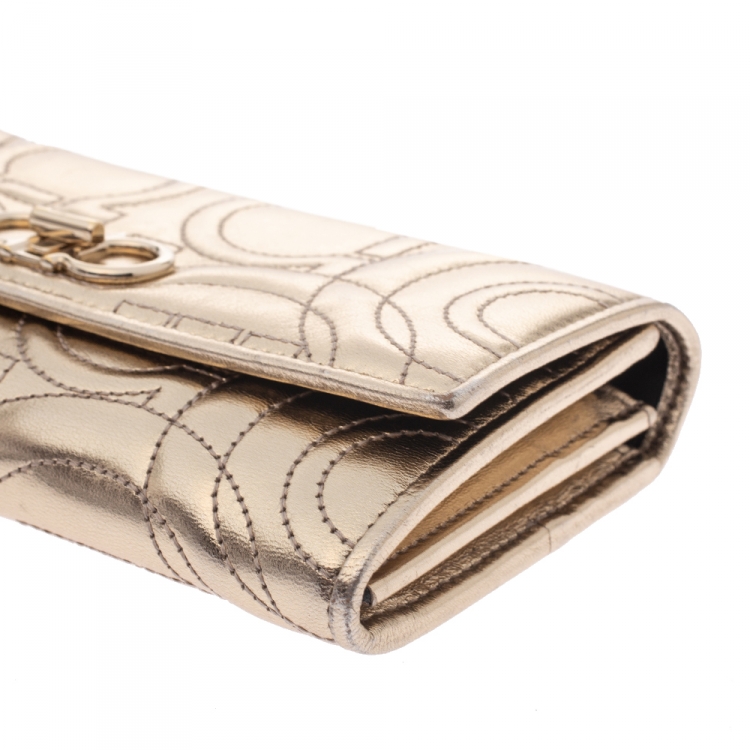 مملوكة مسبقًا Salvatore Ferragamo Metallic Gold Leather Gancini Continental Wallet