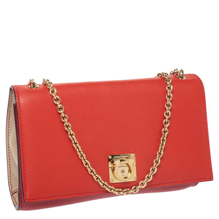 مملوكة مسبقًا Salvatore Ferragamo Red/Orange Leather Flap Crossbody Bag