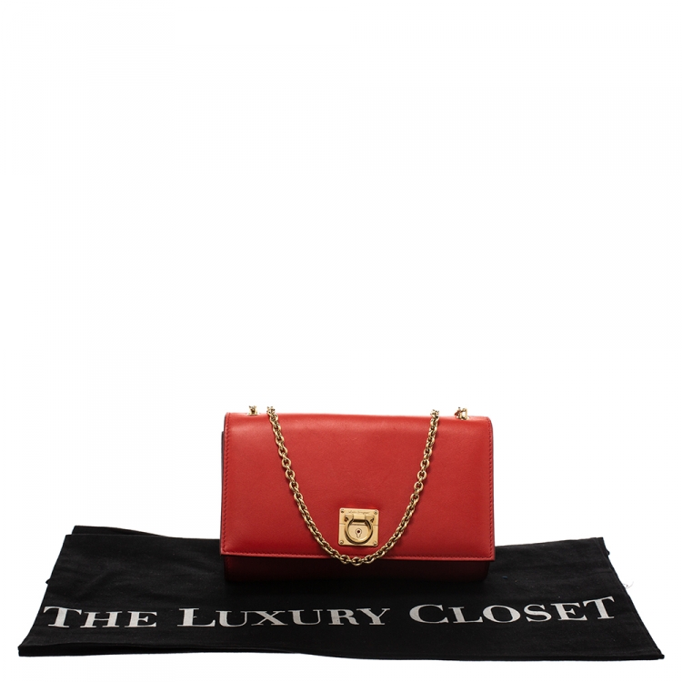 مملوكة مسبقًا Salvatore Ferragamo Red/Orange Leather Flap Crossbody Bag
