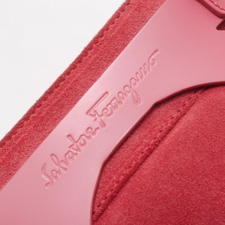 مملوكة مسبقًا Salvatore Ferragamo Fuchsia Suede and Leather Shoulder Bag