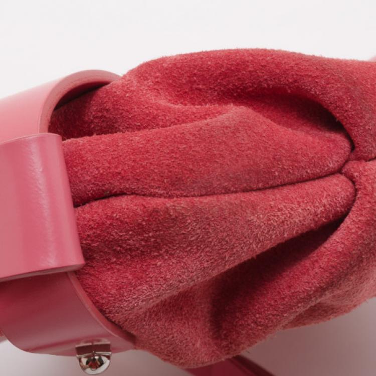 مملوكة مسبقًا Salvatore Ferragamo Fuchsia Suede and Leather Shoulder Bag