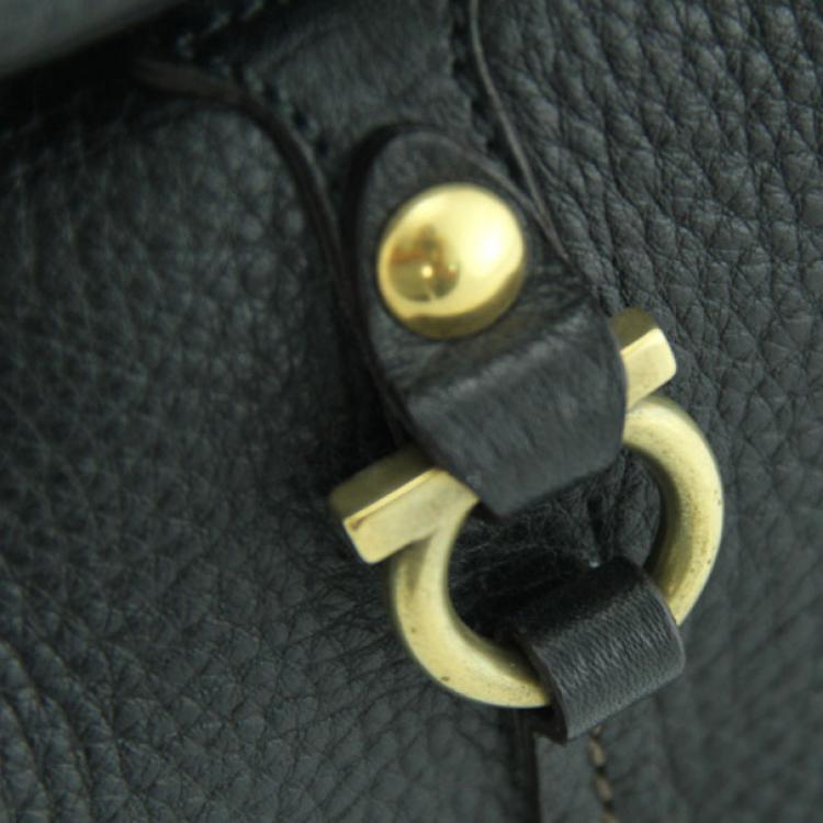 Pre Owned Salvatore Ferragamo Shoulder bag