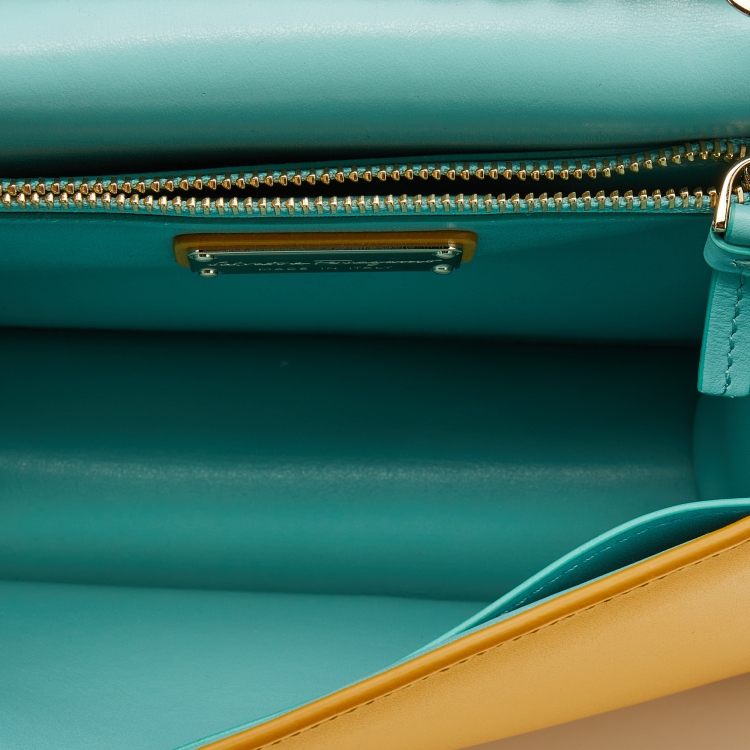 مملوكة مسبقًا Salvatore Ferragamo Yellow Leather Vara Bow Shoulder Bag