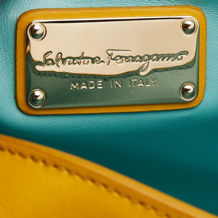مملوكة مسبقًا Salvatore Ferragamo Yellow Leather Vara Bow Shoulder Bag