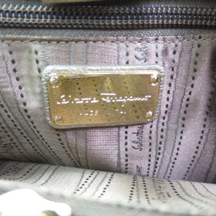 Pre Owned Salvatore Ferragamo Gold Leather Vara Bow Tote