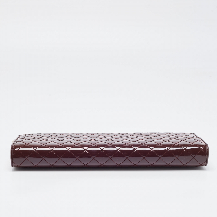 Pre Owned Salvatore Ferragamo Burgundy Quilted Patent Leather Chain Clutch